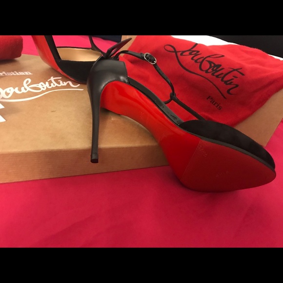 Christian Louboutin - Picture 2 of 3